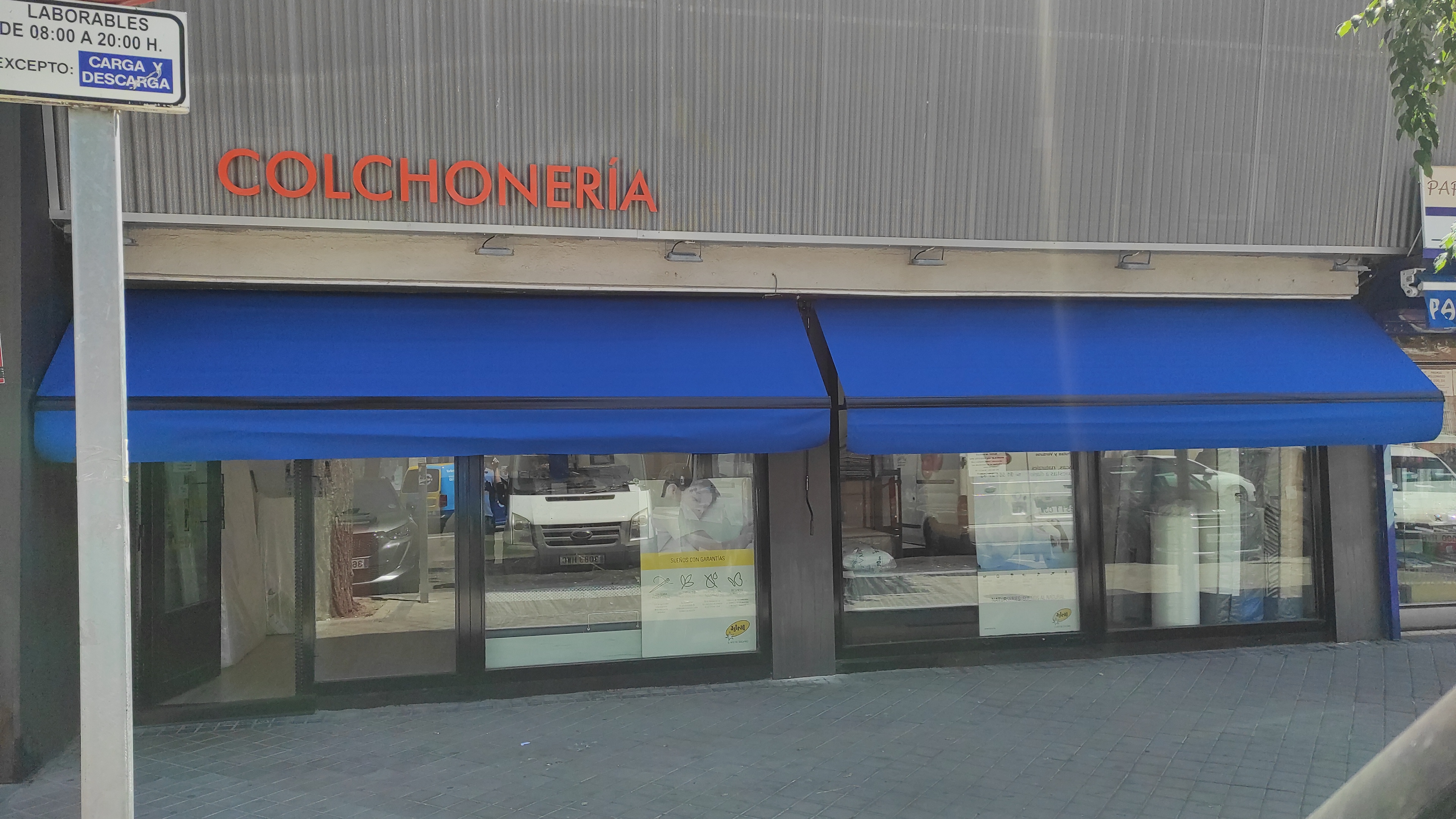 Fachada Colchonería moderna Colchonería moderna